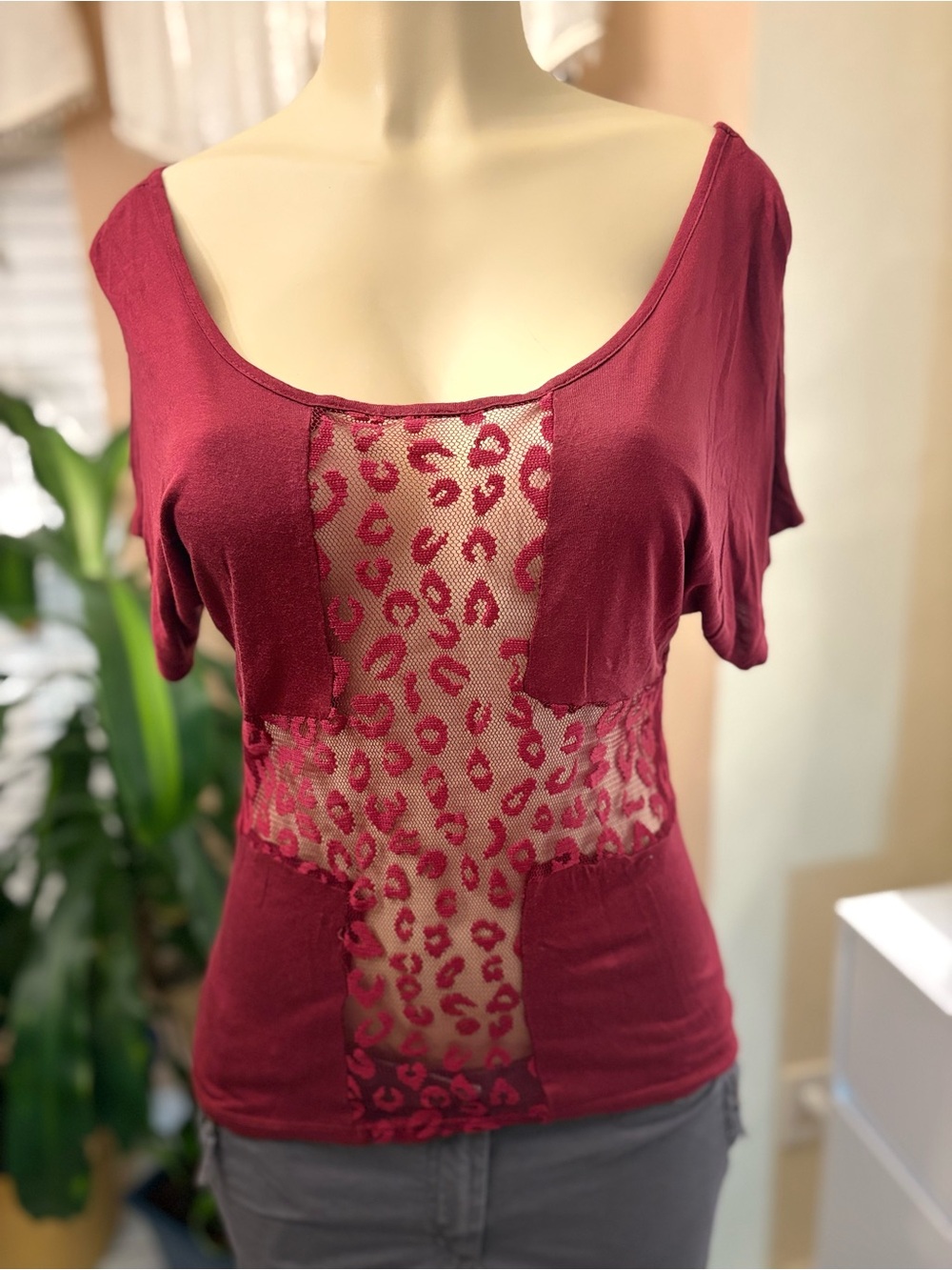 Women's Burgundy Lace-Panel Short Sleeve tunic shirt/ high-low